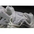 Track.2 Trainer White