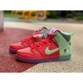 Dunk High SB Strawberry Cough