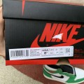 Jordan 1 Retro High OG Lucky Green (W)