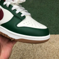 DUNK LOW GORGE GREEN TEAM RED