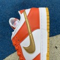 Dunk Low Orange University Gold (W)