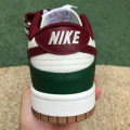 DUNK LOW GORGE GREEN TEAM RED