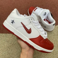 Supreme x Dunk SB Low ‘Varsity Red’