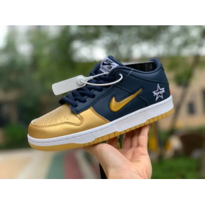 Supreme x Dunk SB Low QS ‘Metallic Gold’