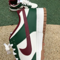 DUNK LOW GORGE GREEN TEAM RED