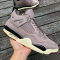 A MA MANIÉRE X JORDAN 4 RETRO VIOLET ORE