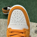 JORDAN 1 LOW SE LIGHT CURRY