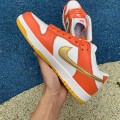 Dunk Low Orange University Gold (W)