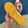 Dunk Low Orange University Gold (W)