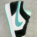 JORDAN 1 LOW ISLAND GREEN